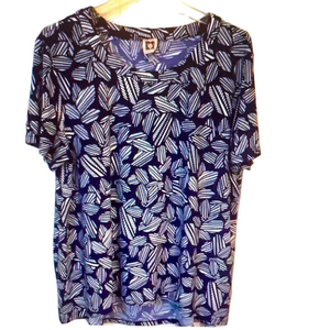 ANNE KLEIN Leaf Print top 0X Travel Friendly Pit to Pit 20 1/2” Stretch Preworn